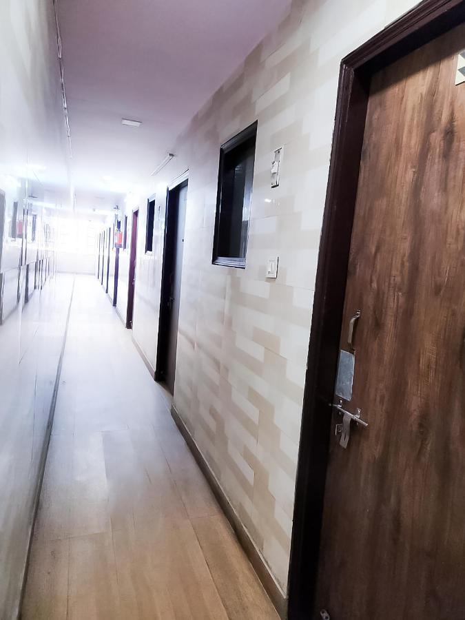 Roomshala 122 Hotel Park View - Near Adarsh Nagar Nueva Delhi Exterior foto